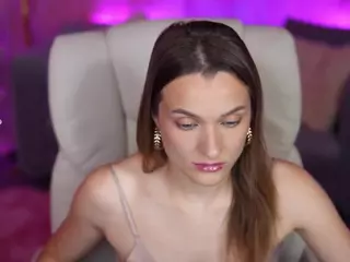EmmySkyy's Live Sex Cam Show