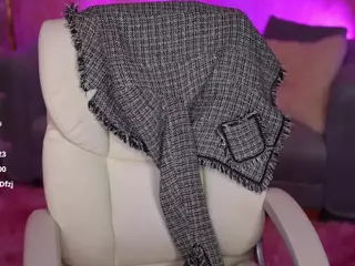 EmmySkyy's Live Sex Cam Show