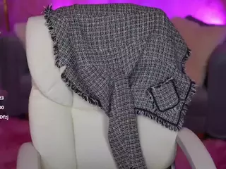 EmmySkyy's Live Sex Cam Show