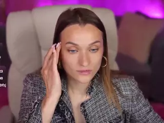 EmmySkyy's Live Sex Cam Show