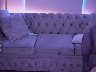 EmmySkyy's Live Sex Cam Show