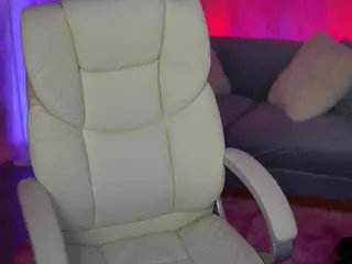 EmmySkyy's Live Sex Cam Show