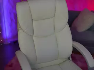 EmmySkyy's Live Sex Cam Show