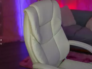 EmmySkyy's Live Sex Cam Show