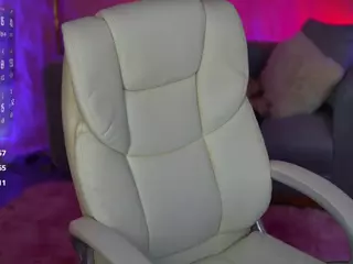 EmmySkyy's Live Sex Cam Show