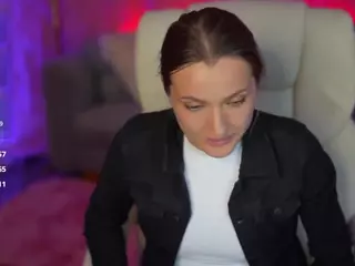 EmmySkyy's Live Sex Cam Show