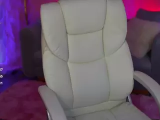 EmmySkyy's Live Sex Cam Show