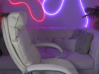 EmmySkyy's Live Sex Cam Show