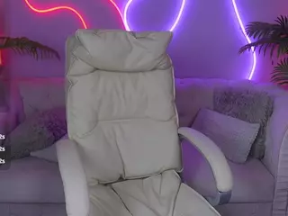 EmmySkyy's Live Sex Cam Show