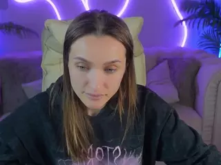 EmmySkyy's Live Sex Cam Show