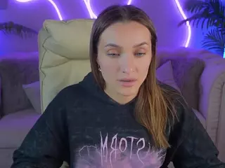 EmmySkyy's Live Sex Cam Show