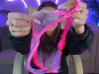 EmmySkyy's Live Sex Cam Show