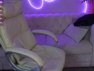 EmmySkyy's Live Sex Cam Show