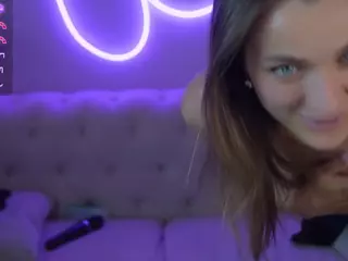 EmmySkyy's Live Sex Cam Show