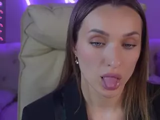 EmmySkyy's Live Sex Cam Show