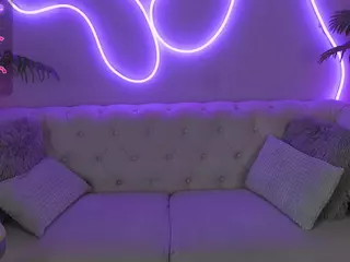 EmmySkyy's Live Sex Cam Show