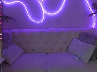 EmmySkyy's Live Sex Cam Show