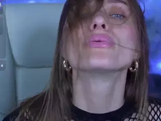 EmmySkyy's Live Sex Cam Show