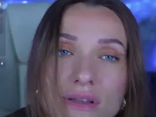 EmmySkyy's Live Sex Cam Show
