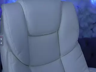 EmmySkyy's Live Sex Cam Show