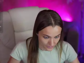 EmmySkyy's Live Sex Cam Show