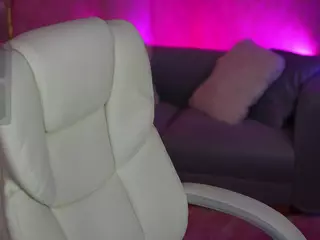 EmmySkyy's Live Sex Cam Show
