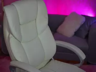 EmmySkyy's Live Sex Cam Show