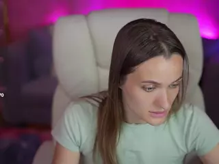 EmmySkyy's Live Sex Cam Show