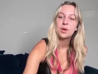 tiffstreatsxoxo's Live Sex Cam Show