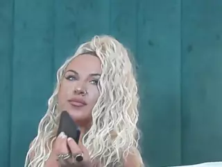 SierraQuinn's Live Sex Cam Show