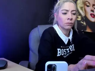 Viktoria-daviss's Live Sex Cam Show