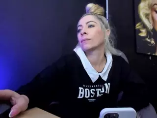 Viktoria-daviss's Live Sex Cam Show
