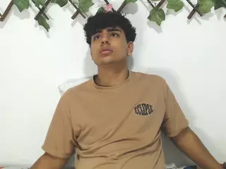 zachfox018's Live Sex Cam Show