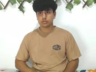 zachfox018's Live Sex Cam Show