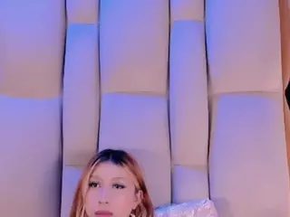 camillemilano's Live Sex Cam Show