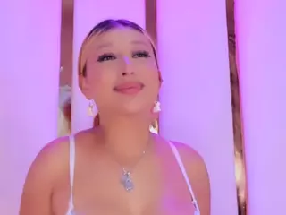 camillemilano's Live Sex Cam Show