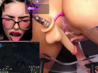 Nyveth's Live Sex Cam Show