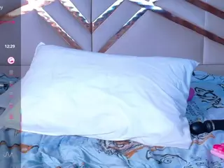 little-beillis's Live Sex Cam Show