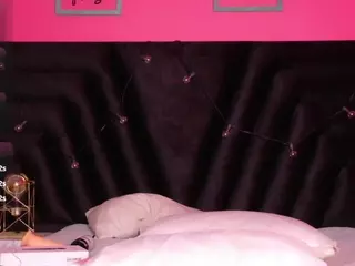 little-beillis's Live Sex Cam Show