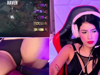 ValentinaGames's Live Sex Cam Show