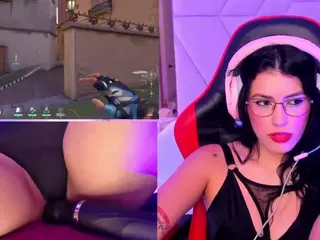 ValentinaGames's Live Sex Cam Show
