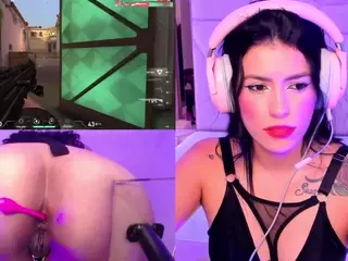 ValentinaGames's Live Sex Cam Show