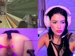 ValentinaGames's Live Sex Cam Show