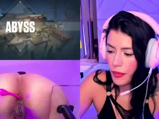 ValentinaGames's Live Sex Cam Show