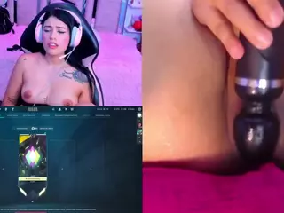 ValentinaGames's Live Sex Cam Show