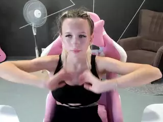 cute-luucy's Live Sex Cam Show