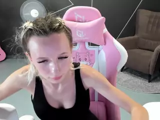 cute-luucy's Live Sex Cam Show