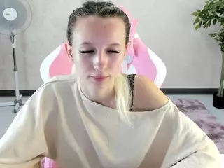 cute-luucy's Live Sex Cam Show