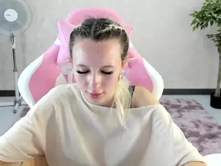 cute-luucy's Live Sex Cam Show