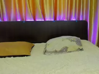 Diamond-Melanie's Live Sex Cam Show